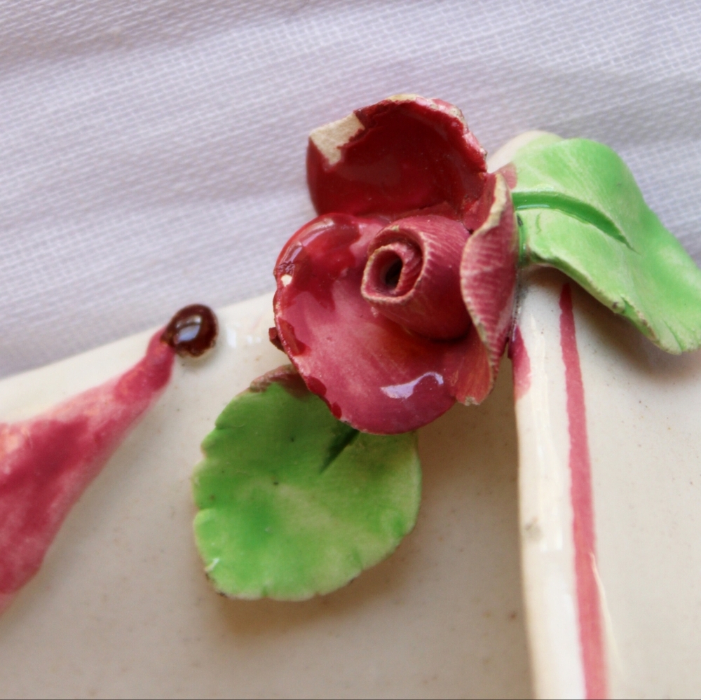 Rare Vintage Italian Handpainted Ceramic Wall Pocket/Vase - Picture 7 of 10